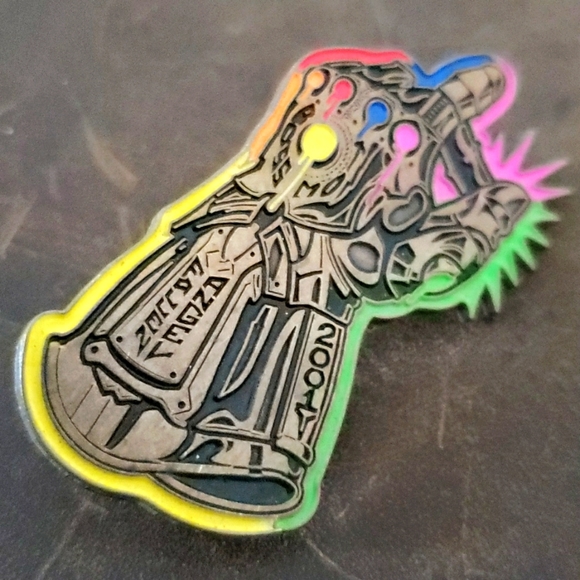 Infinity Stones Glove - Picture 3 of 3